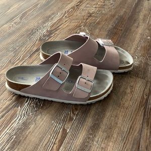 Lilac Arizona Birkenstock’s